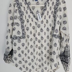 Old Navy Black and White Floral Blouse